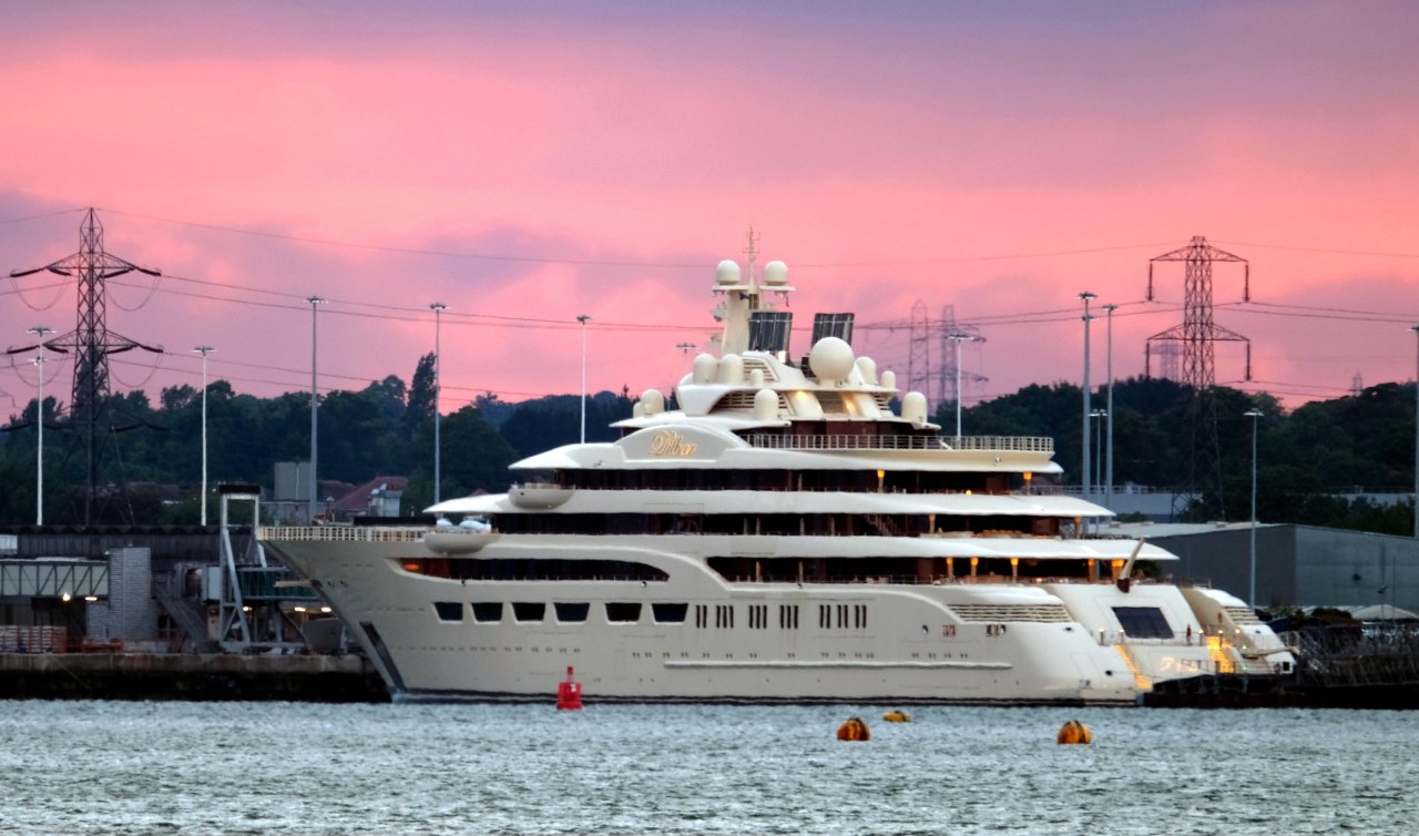 luxusyacht in hamburg