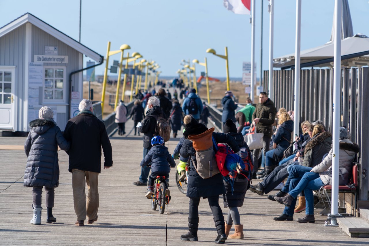 Sankt Peter-Ording: Mann Macht Seinem Ärger Luft – „Drunter Und Drüber ...