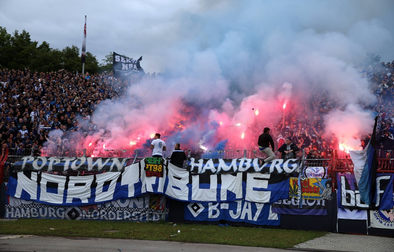 Hamburger SV: HSV-Fans Als Wegbereiter – Pyrotechnik Bald Legal? - Moin.de