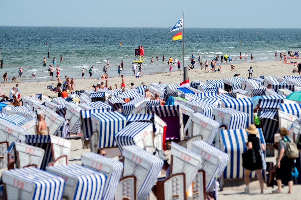 Norderney_Strandkörbe.jpg