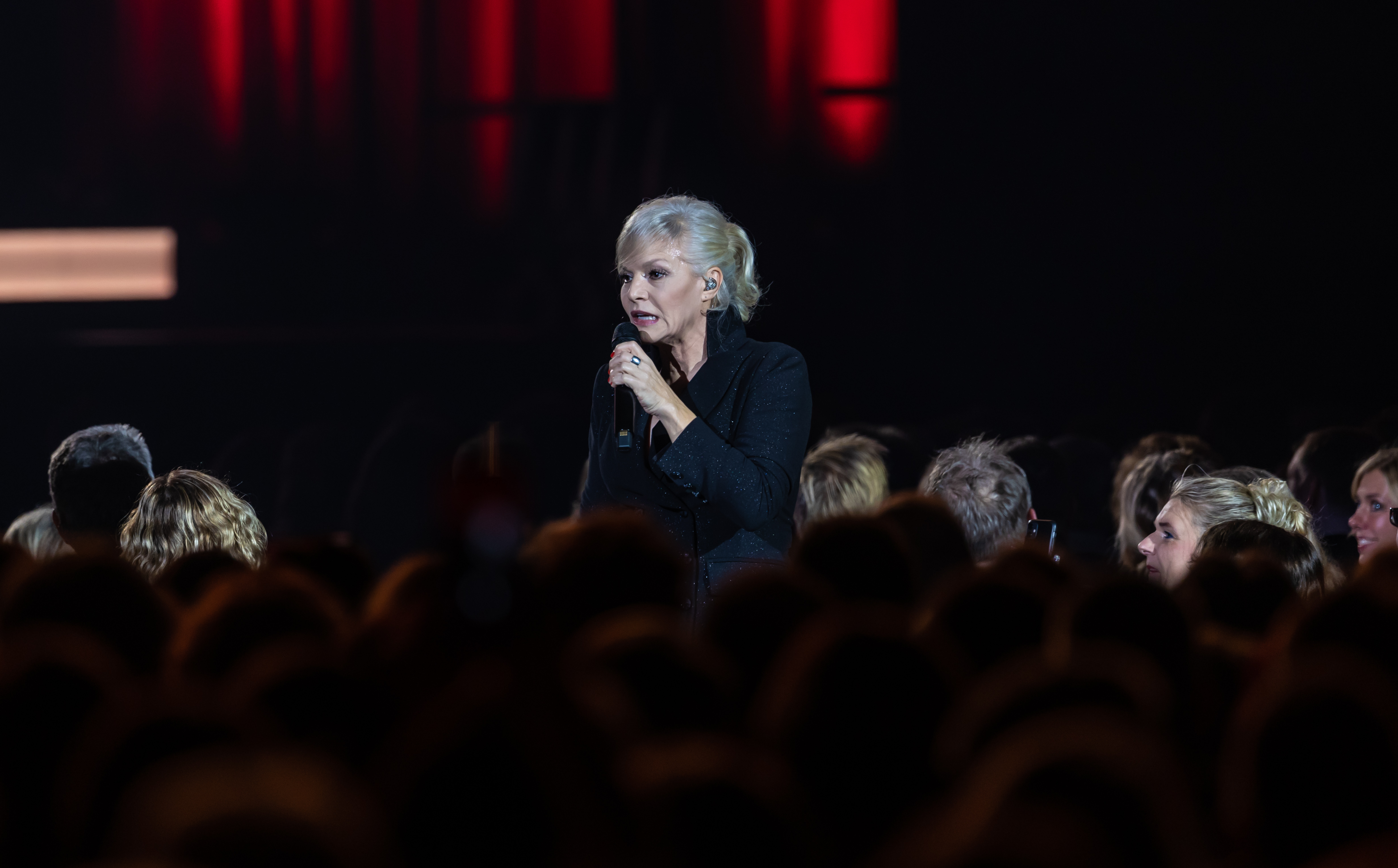 Ina Müller Schock bei Konzert! Augenzeugin meldet sich zu Wort moin.de