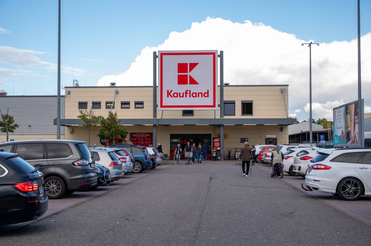 Auf einem Kaufland-Parkplatz machte eine Kundin eine Ã¼berraschende Entdeckung.